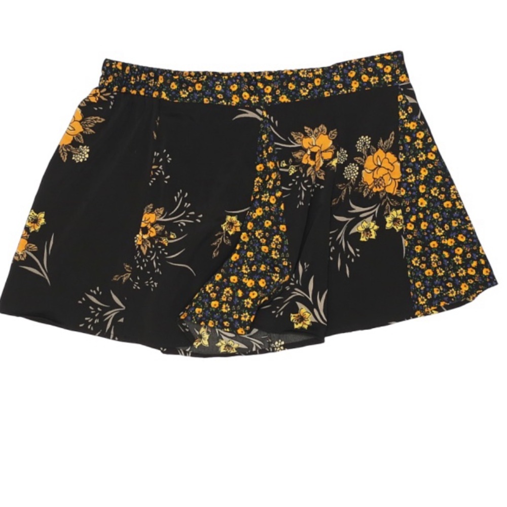 Bog collection swing floral shorts women size M